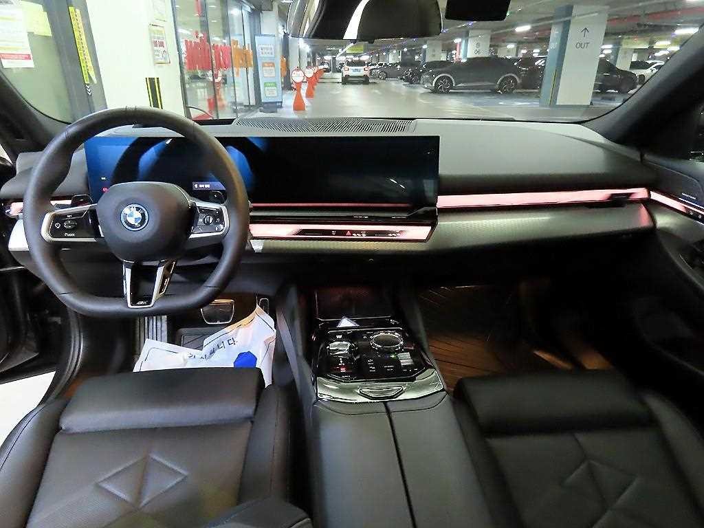 BMW 5시리즈 5시리즈 (G60) 530e M 스포츠 이미지 10