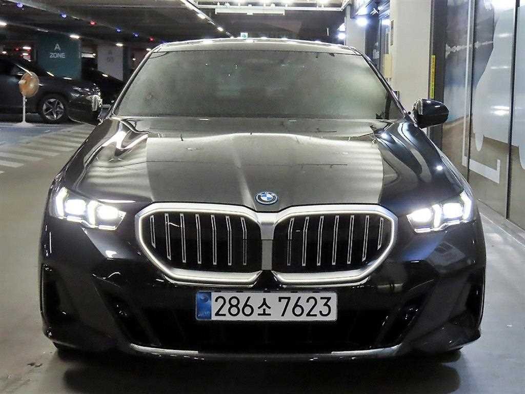 BMW 5시리즈 5시리즈 (G60) 530e M 스포츠 이미지 2