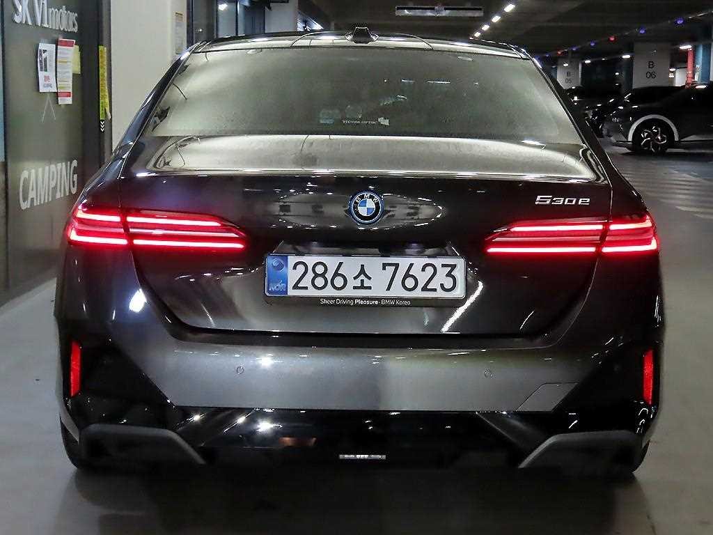 BMW 5시리즈 5시리즈 (G60) 530e M 스포츠 이미지 5