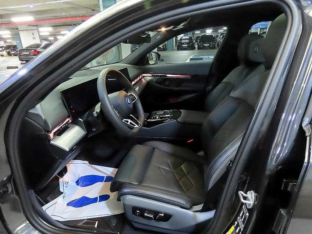 BMW 5시리즈 5시리즈 (G60) 530e M 스포츠 이미지 6
