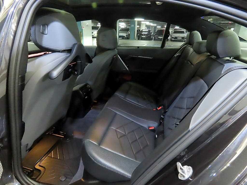 BMW 5시리즈 5시리즈 (G60) 530e M 스포츠 이미지 7