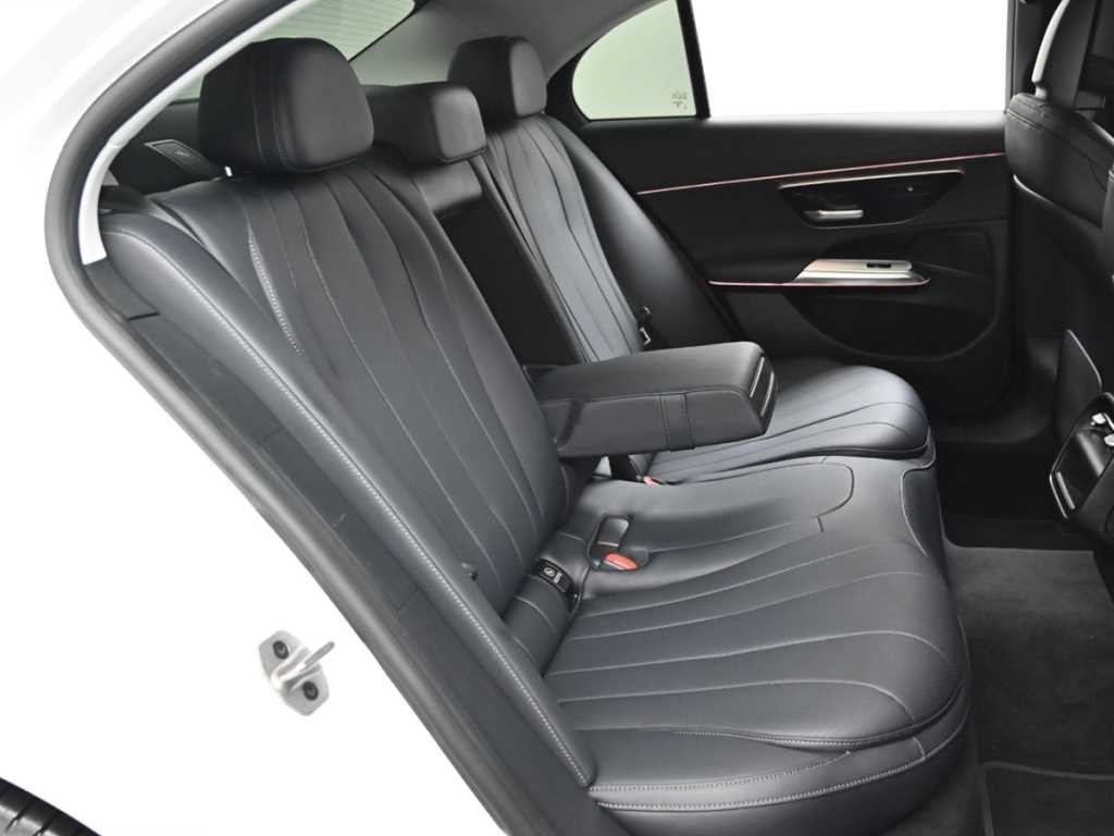 벤츠 E 클래스 E-클래스 W214 E220d 4MATIC 익스클루시브 이미지 12