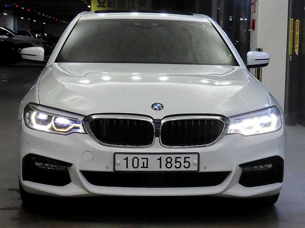 BMW 5시리즈 5시리즈 (G30) 520d M 스포츠 플러스 이미지 2