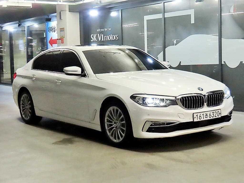 BMW 5시리즈 5시리즈 (G30) 520i 럭셔리 이미지 1