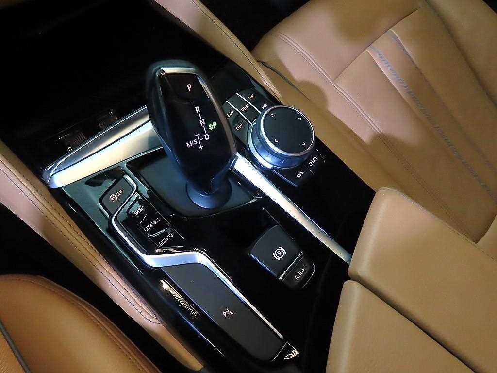 BMW 5시리즈 5시리즈 (G30) 520i 럭셔리 이미지 12