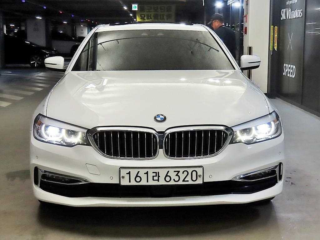BMW 5시리즈 5시리즈 (G30) 520i 럭셔리 이미지 2