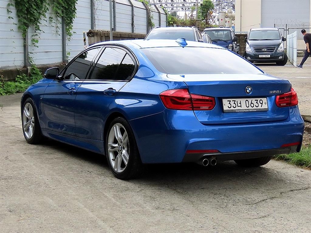 BMW 3시리즈 3시리즈 (F30) 328i M 스포츠 이미지 3