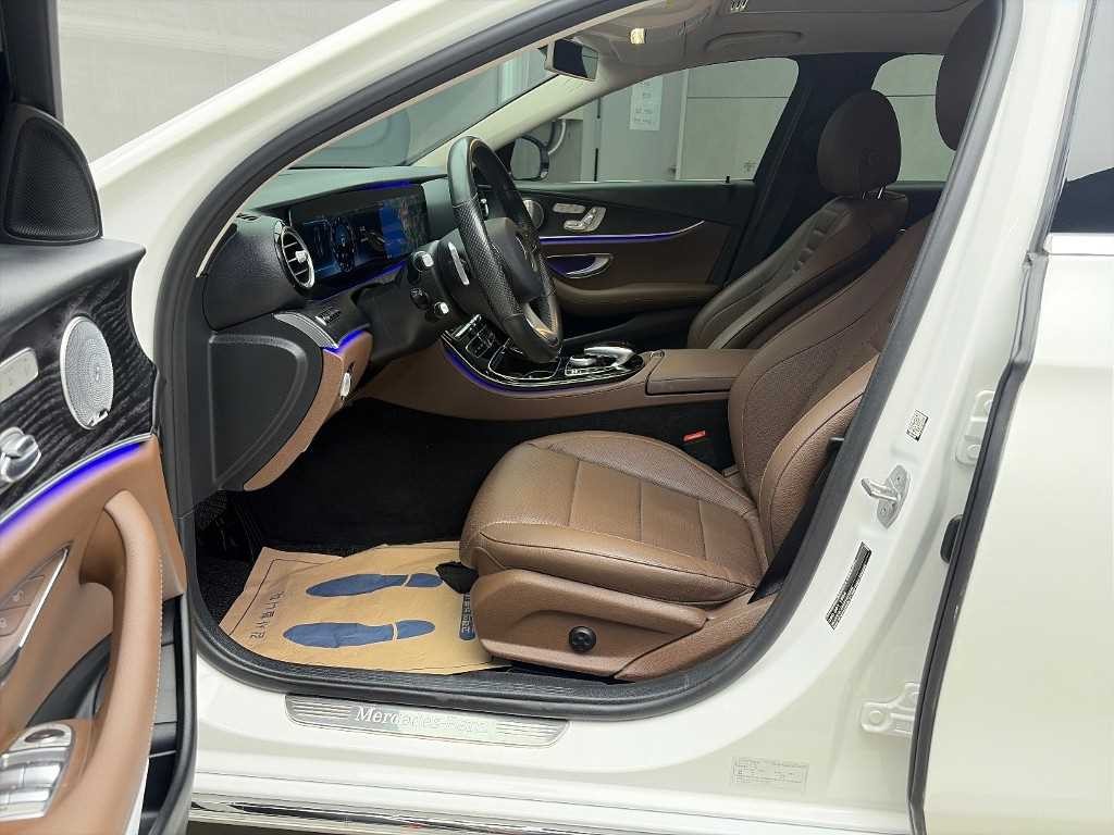 벤츠 E 클래스 E-클래스 W213 E300 4MATIC 아방가르드 이미지 11