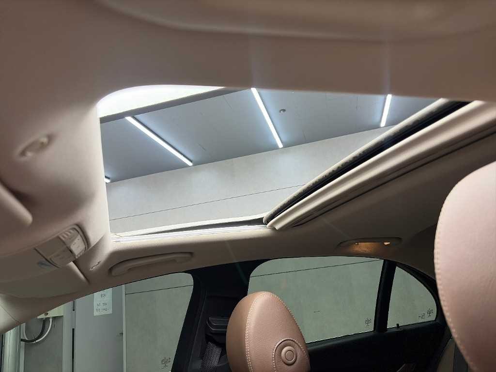 벤츠 E 클래스 E-클래스 W213 E300 4MATIC 아방가르드 이미지 14