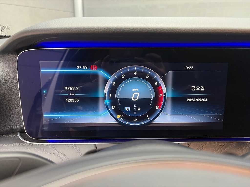 벤츠 E 클래스 E-클래스 W213 E300 4MATIC 아방가르드 이미지 6