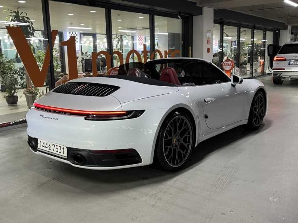 포르쉐 911 911(992) 카레라 4S 카브리올레 이미지 4