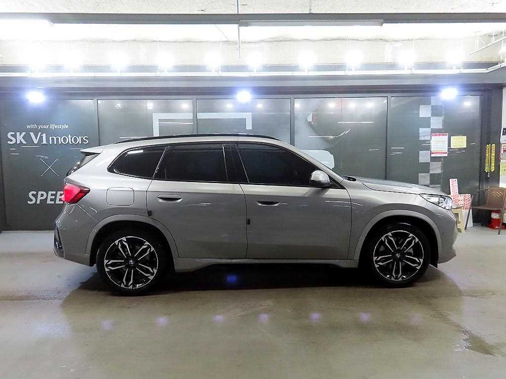 BMW iX1 iX1 (U11) xDrive 30 M 스포츠 이미지 3