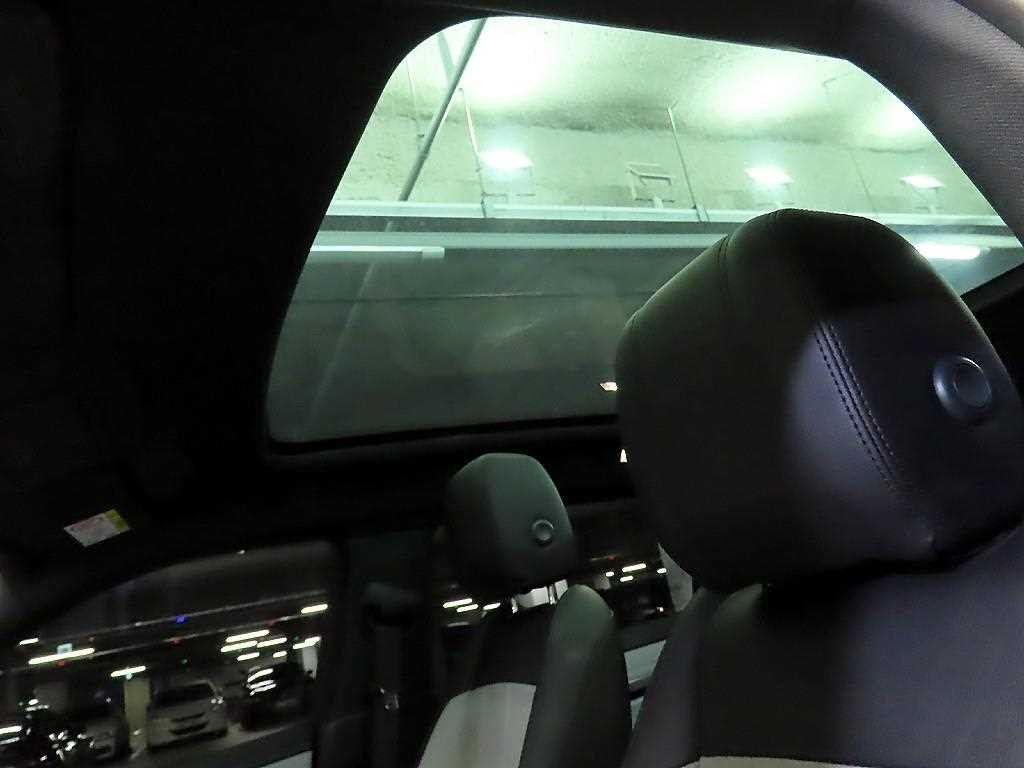랜드로버 레인지로버 이보크 레인지로버 이보크 2세대 D180 퍼스트 에디션 이미지 15
