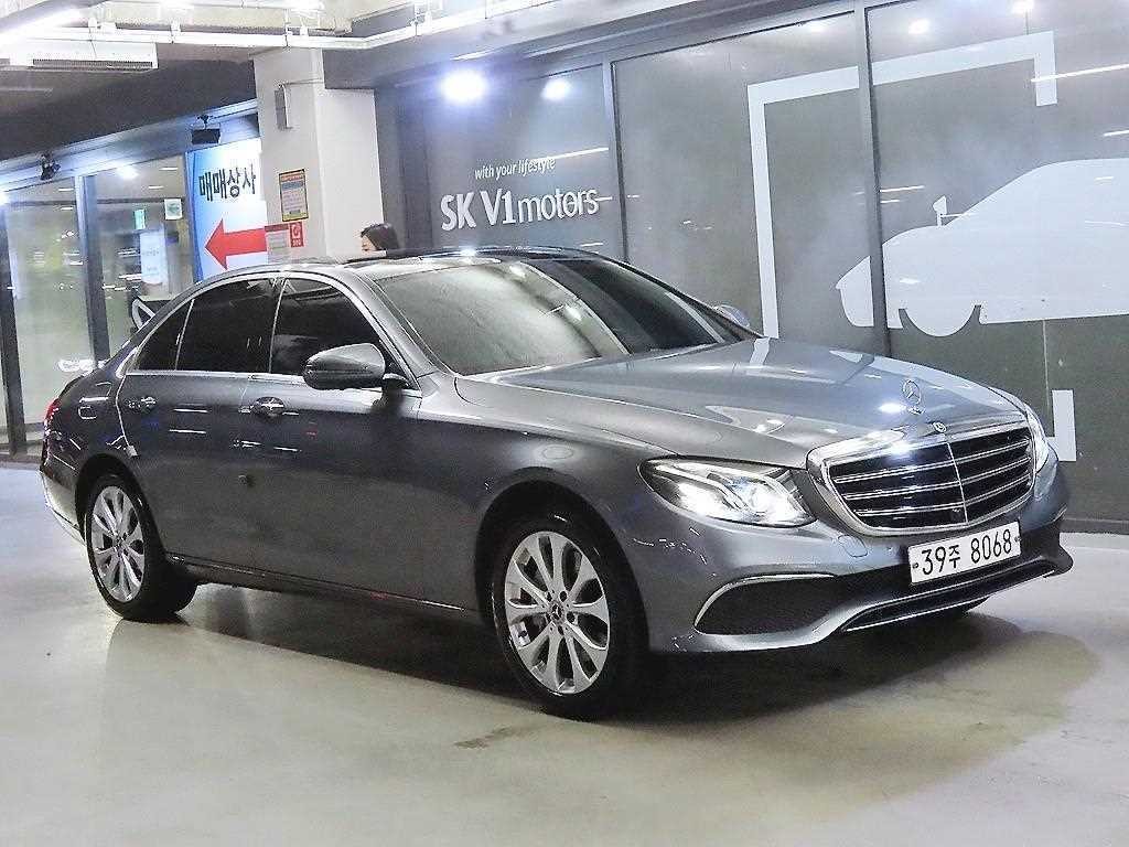 벤츠 E 클래스 E-클래스 W213 E300 익스클루시브 이미지 1