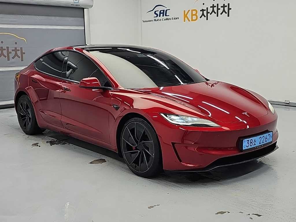 테슬라 모델 3 퍼포먼스 이미지 4