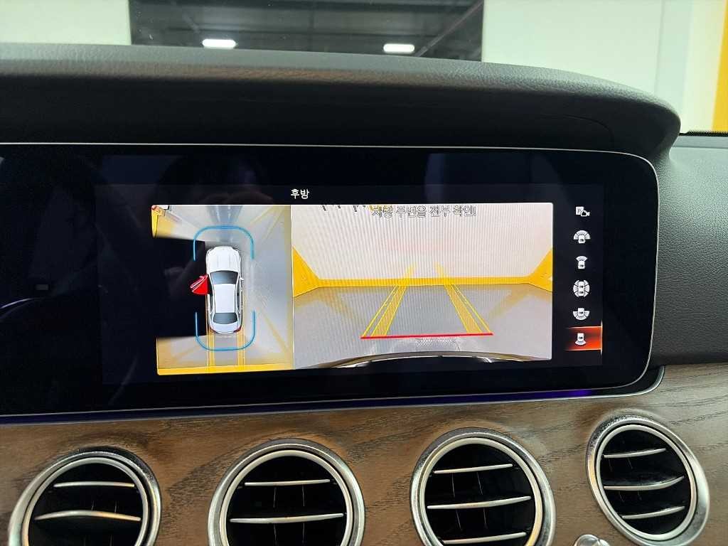 벤츠 E 클래스 E-클래스 W213 E220d 4MATIC 익스클루시브 이미지 17