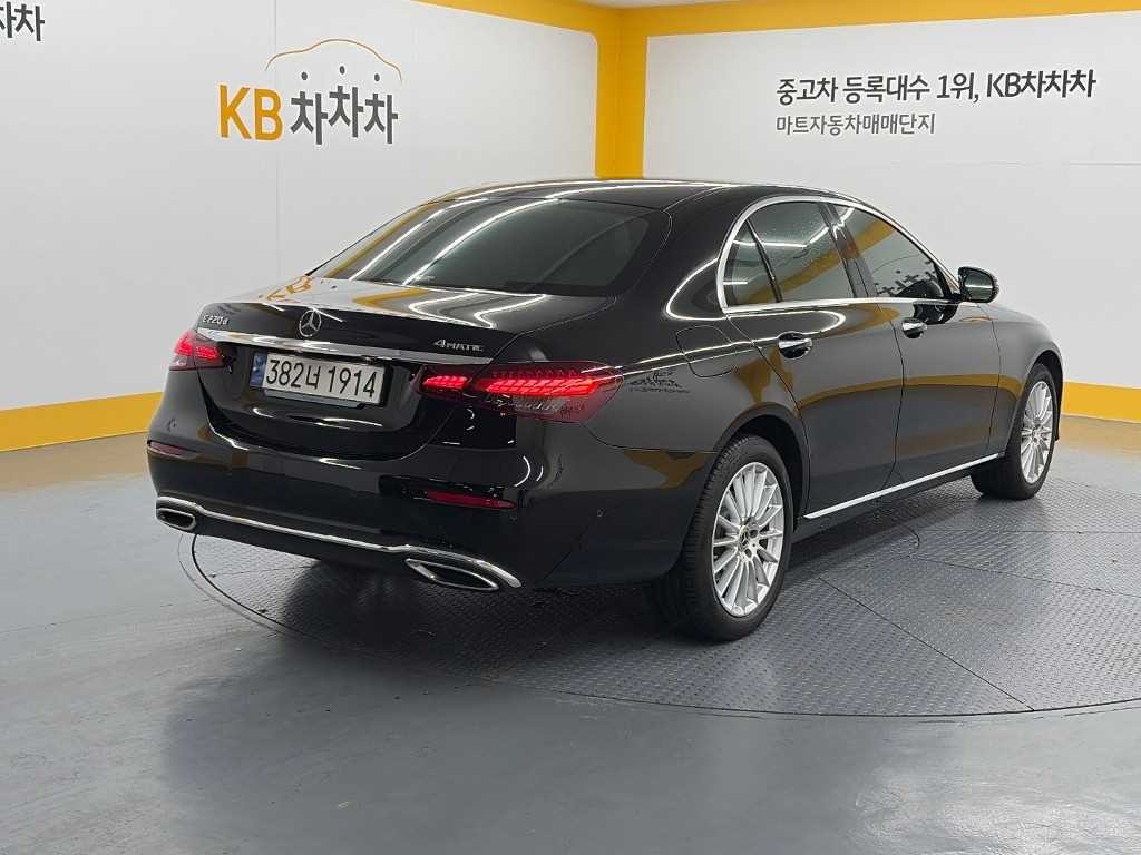 벤츠 E 클래스 E-클래스 W213 E220d 4MATIC 익스클루시브 이미지 4