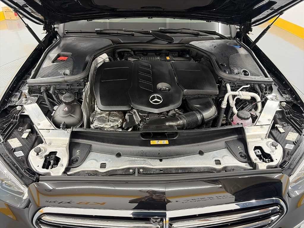 벤츠 E 클래스 E-클래스 W213 E220d 4MATIC 익스클루시브 이미지 5