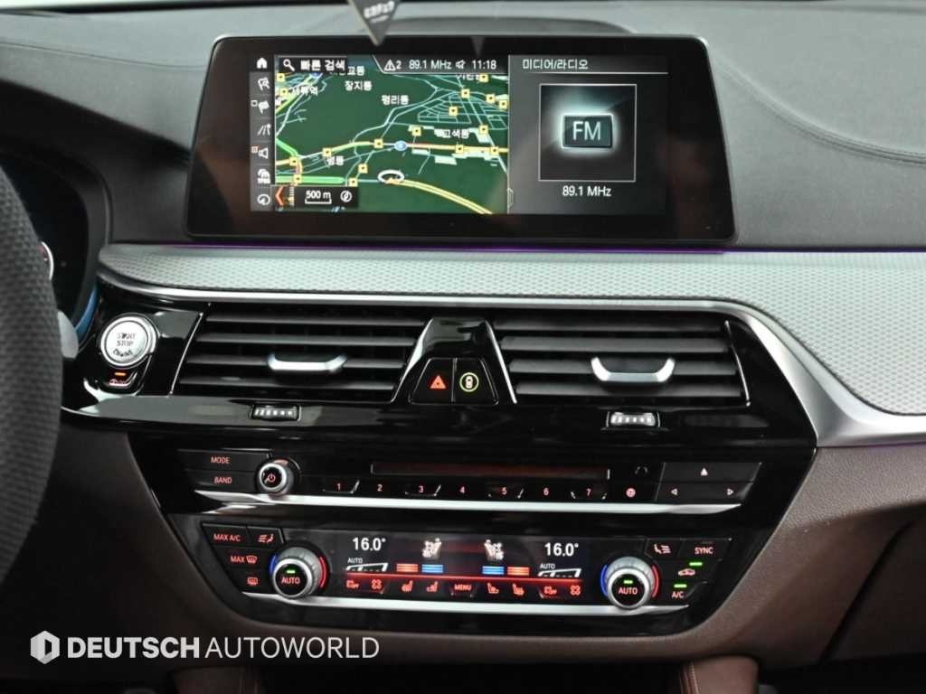 BMW 5시리즈 5시리즈 (G30) 520d M 스포츠 플러스 이미지 14