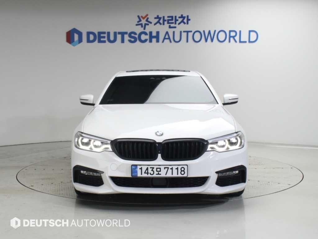 BMW 5시리즈 5시리즈 (G30) 520d M 스포츠 플러스 이미지 3