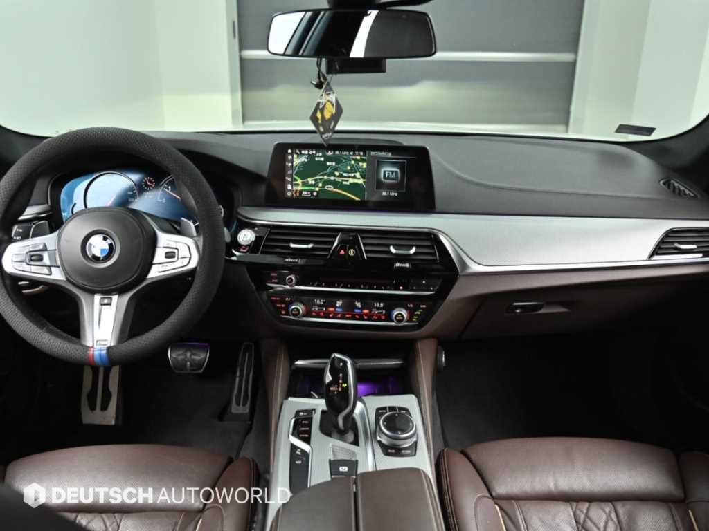 BMW 5시리즈 5시리즈 (G30) 520d M 스포츠 플러스 이미지 7