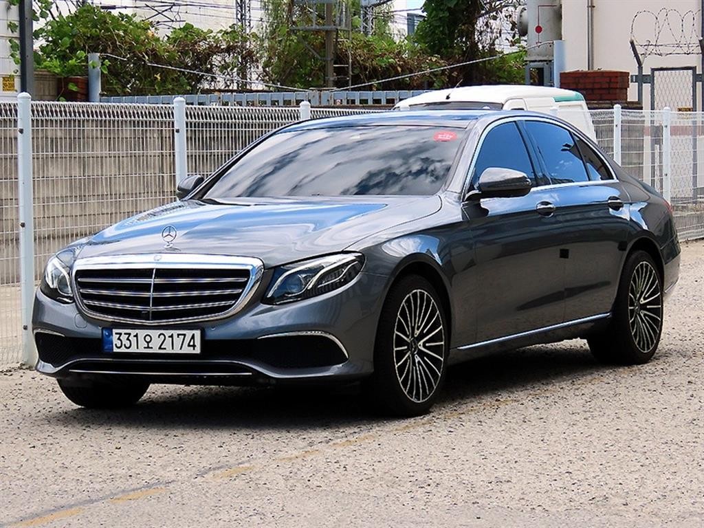 벤츠 E 클래스 E-클래스 W213 E300 익스클루시브 이미지 2