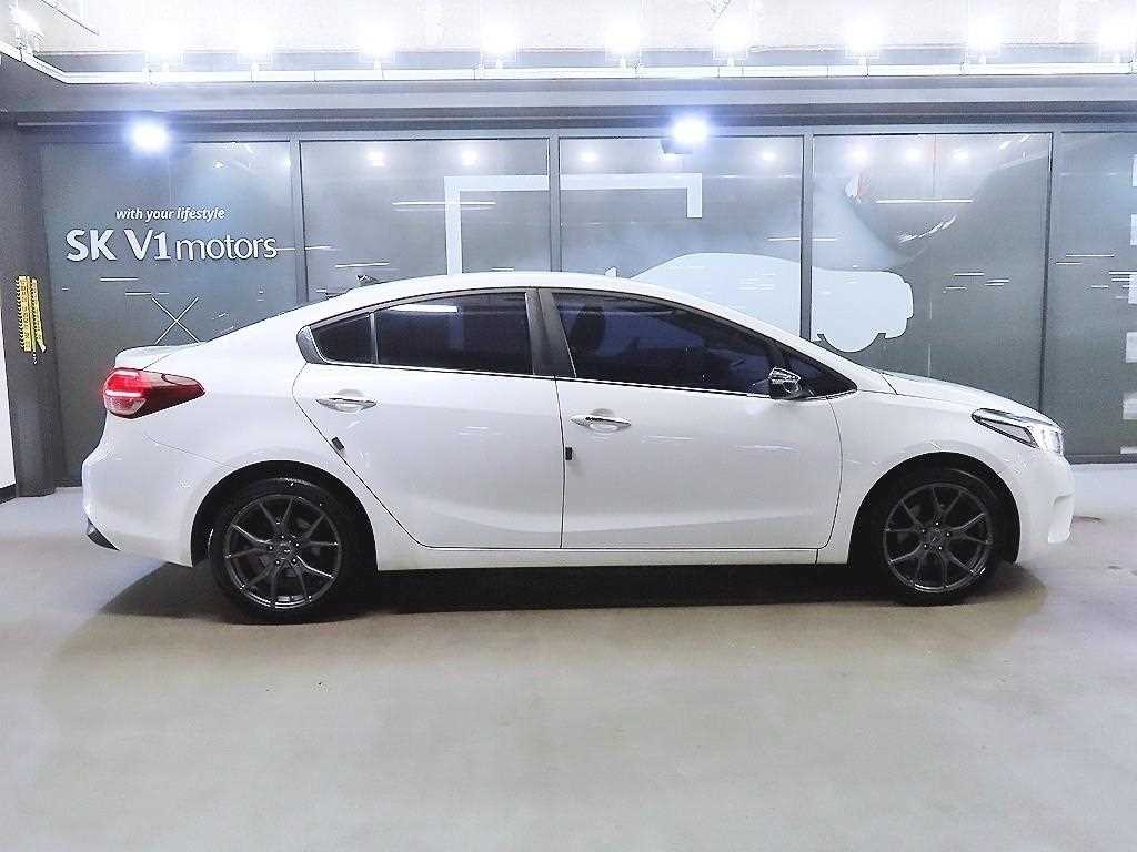 기아 K3 더뉴 K3 1.6 GDI 트렌디 이미지 3