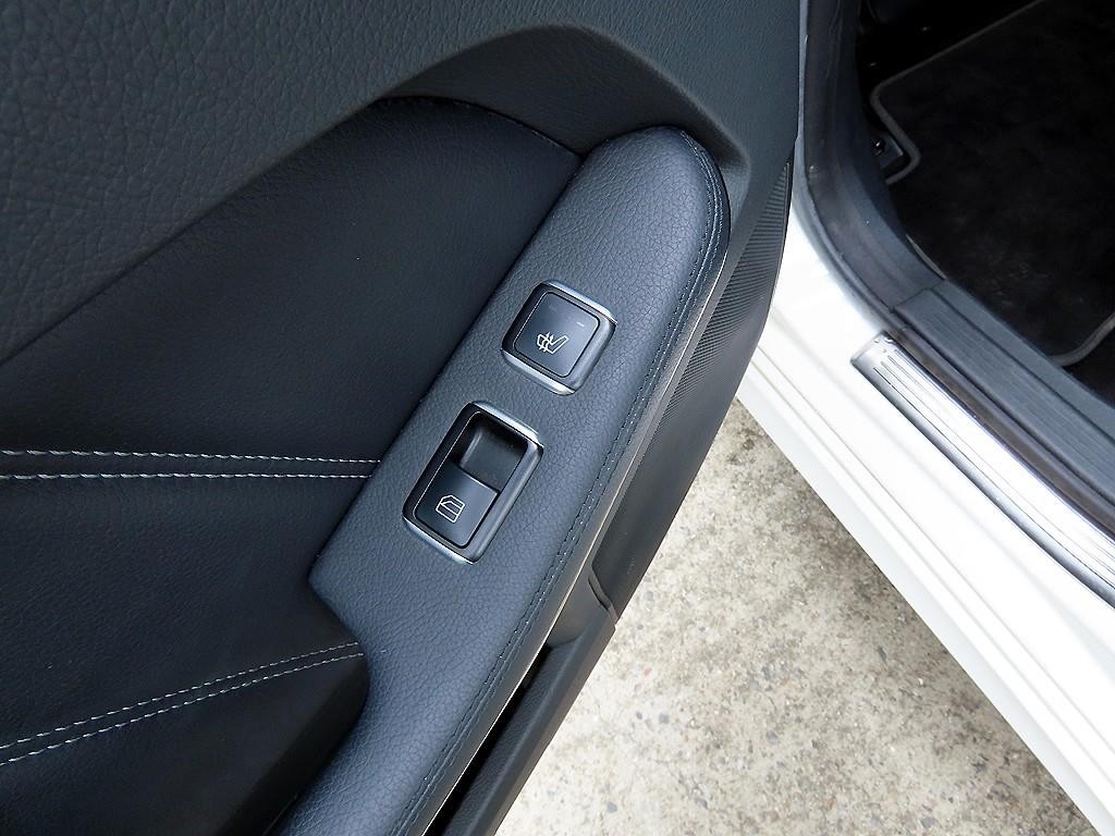 벤츠 E 클래스 E-클래스 W212 E220 블루텍 아방가르드 스포츠 이미지 16
