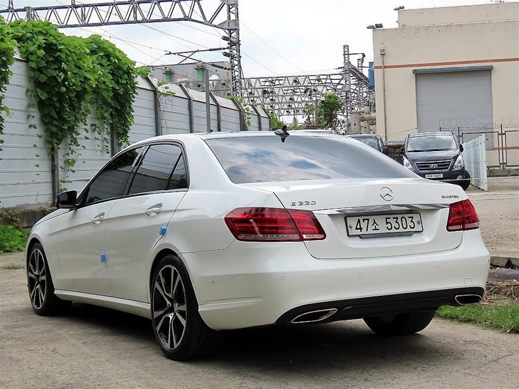벤츠 E 클래스 E-클래스 W212 E220 블루텍 아방가르드 스포츠 이미지 3