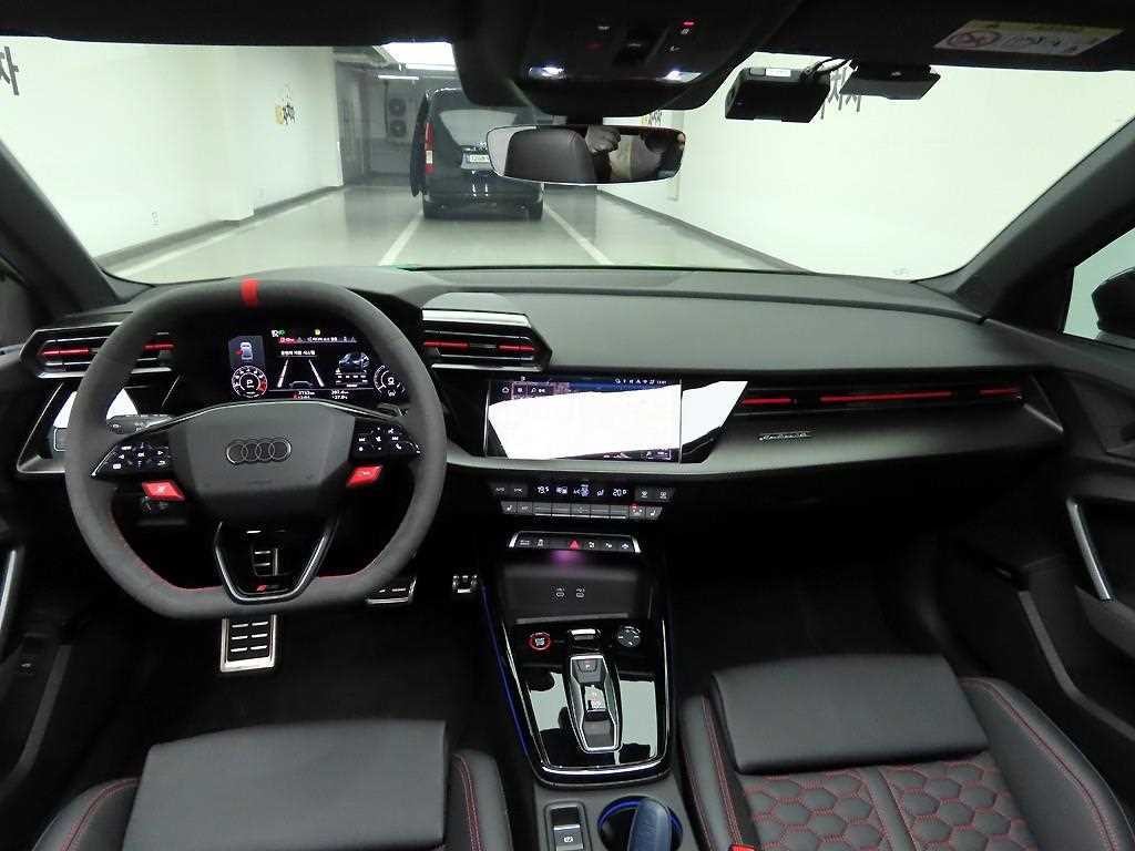 아우디 RS3 RS3 (8Y) 2.5 TFSI 콰트로 이미지 8