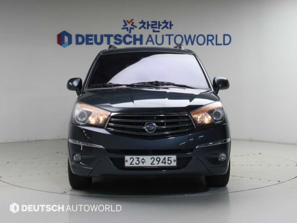 KG모빌리티(쌍용) 코란도 코란도투리스모 4WD GT 9인승 이미지 3
