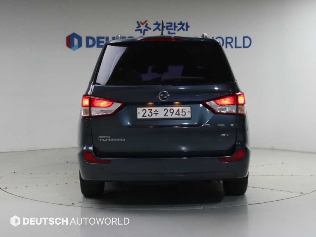 KG모빌리티(쌍용) 코란도 코란도투리스모 4WD GT 9인승 이미지 4