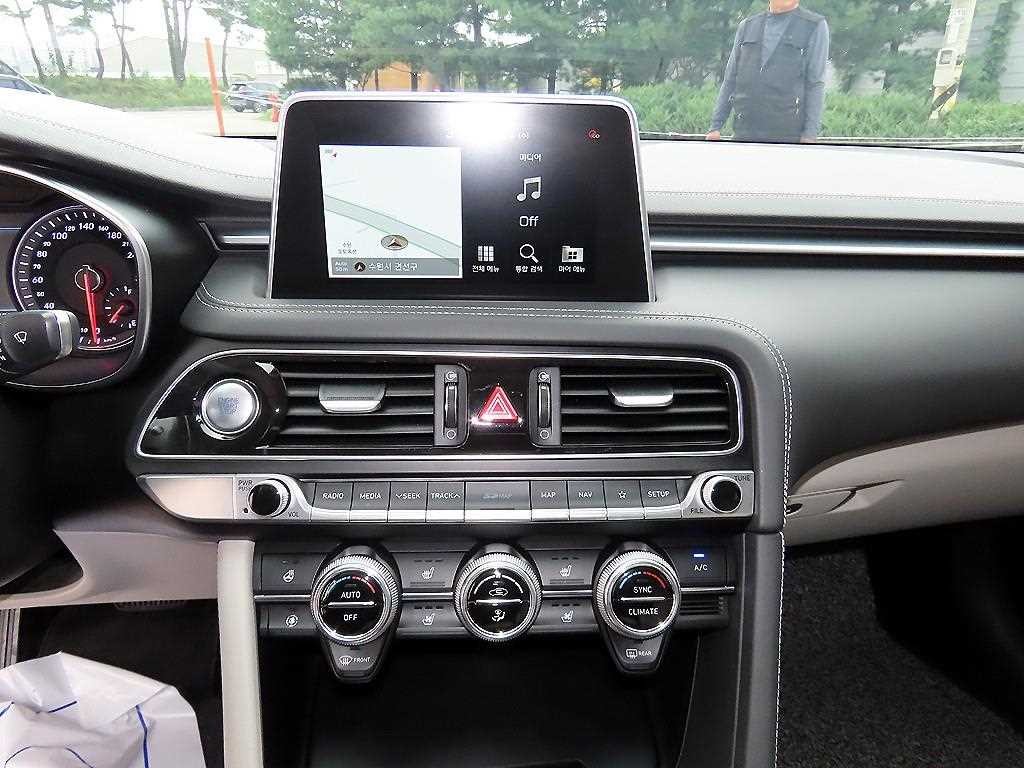제네시스 G70 2.0T 엘리트 이미지 13