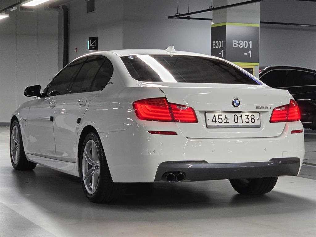 BMW 5시리즈 5시리즈 (F10) 528i M 에어로 다이나믹 이미지 4