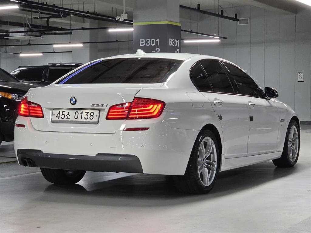 BMW 5시리즈 5시리즈 (F10) 528i M 에어로 다이나믹 이미지 5