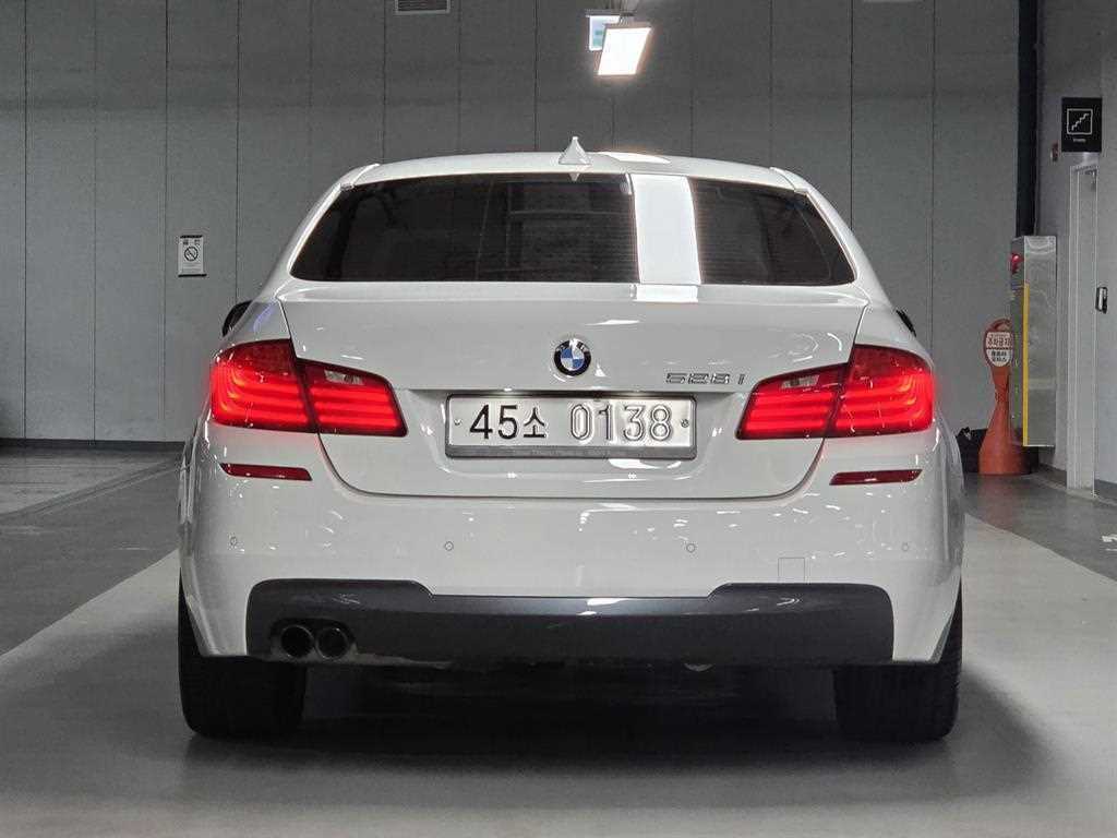 BMW 5시리즈 5시리즈 (F10) 528i M 에어로 다이나믹 이미지 6