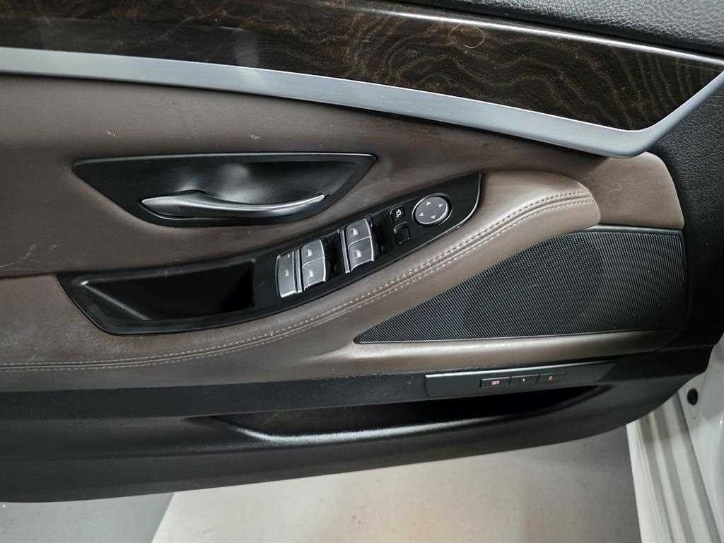 BMW 5시리즈 5시리즈 (F10) 528i M 에어로 다이나믹 이미지 8