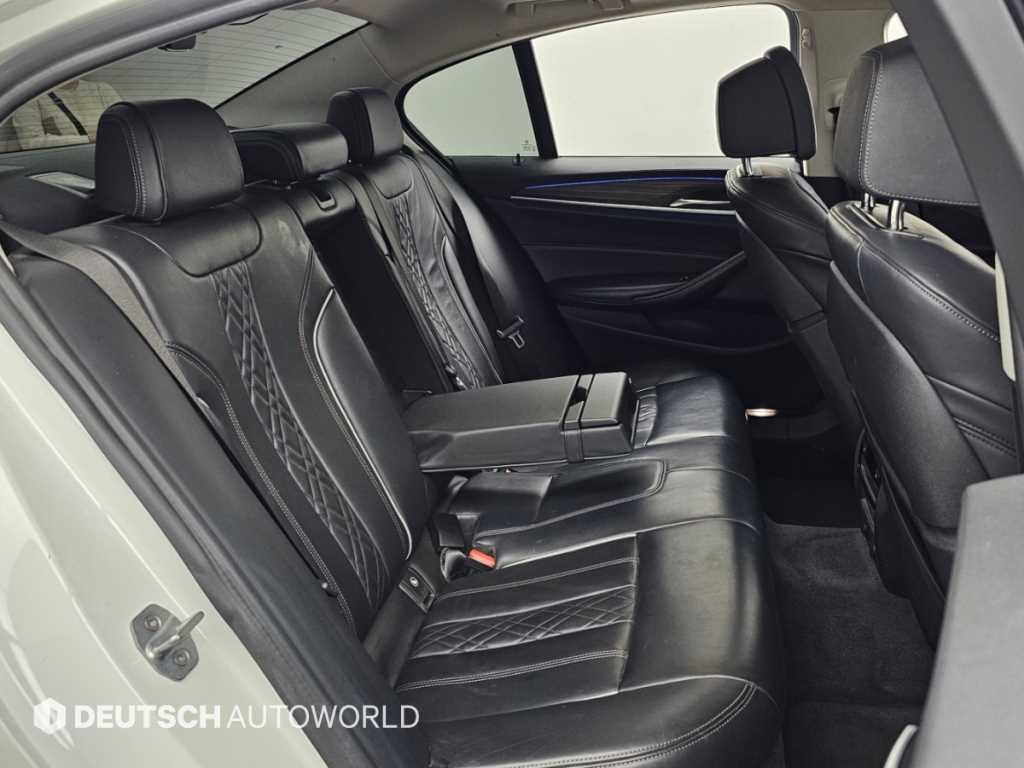 BMW 5시리즈 5시리즈 (G30) 520d 럭셔리 플러스 이미지 12