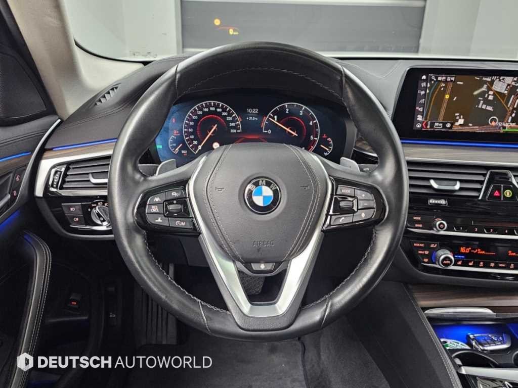 BMW 5시리즈 5시리즈 (G30) 520d 럭셔리 플러스 이미지 13