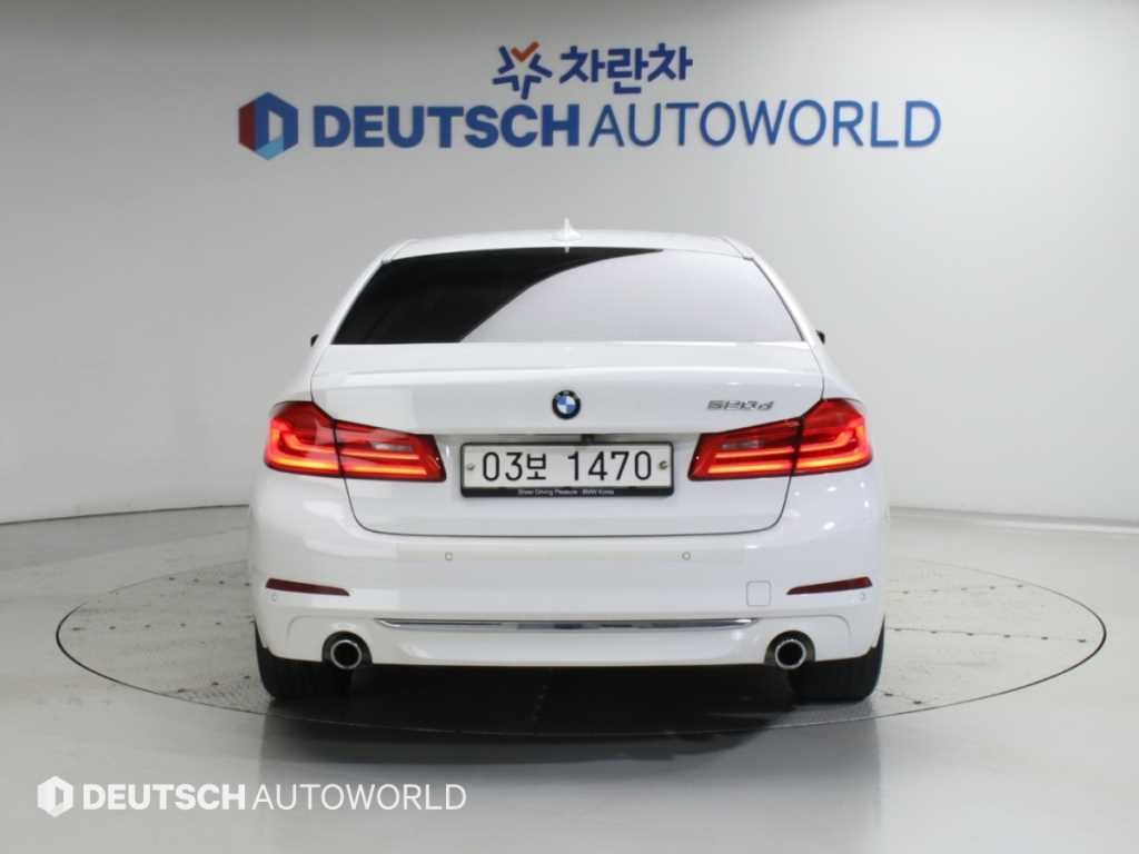 BMW 5시리즈 5시리즈 (G30) 520d 럭셔리 플러스 이미지 4
