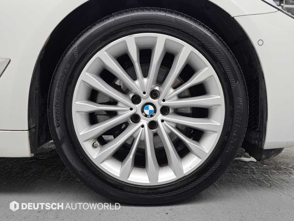 BMW 5시리즈 5시리즈 (G30) 520d 럭셔리 플러스 이미지 5