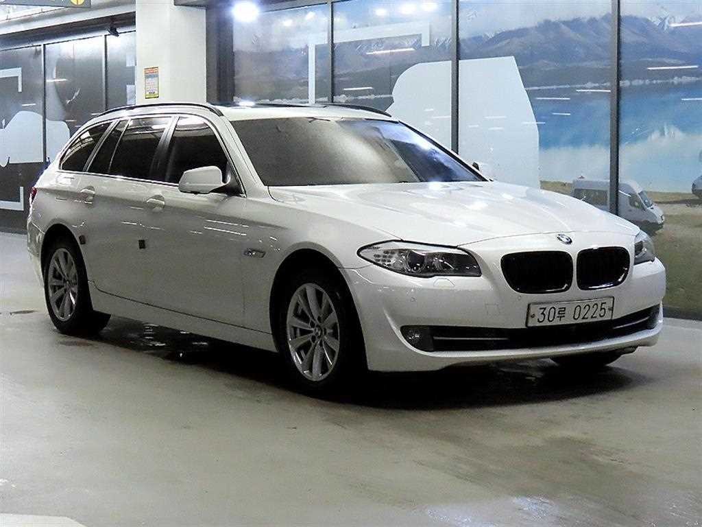 BMW 5시리즈 5시리즈 (F10) 525d xDrive 투어링 이미지 1