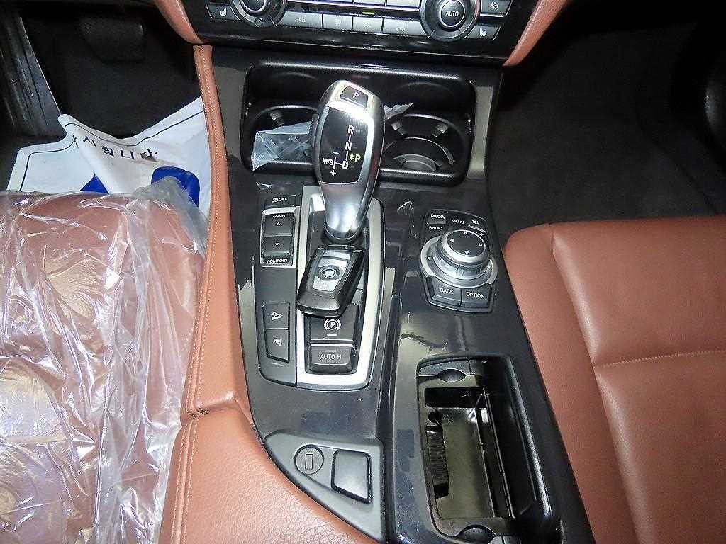 BMW 5시리즈 5시리즈 (F10) 525d xDrive 투어링 이미지 12