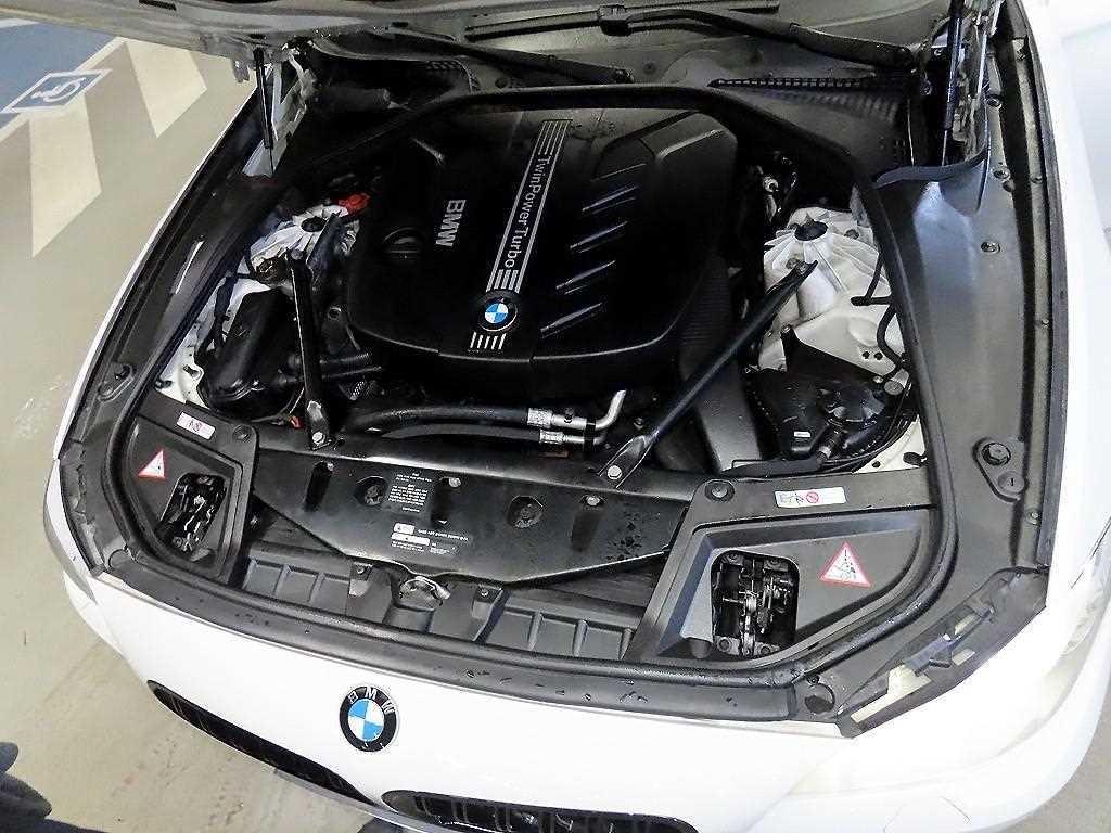 BMW 5시리즈 5시리즈 (F10) 525d xDrive 투어링 이미지 19