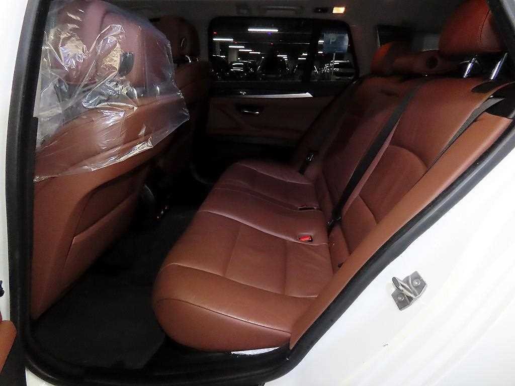 BMW 5시리즈 5시리즈 (F10) 525d xDrive 투어링 이미지 7