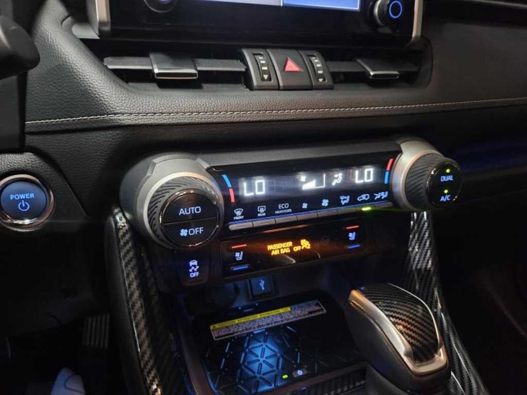 토요타 라브4 RAV4(5세대) 2.5 4WD 하이브리드 이미지 11