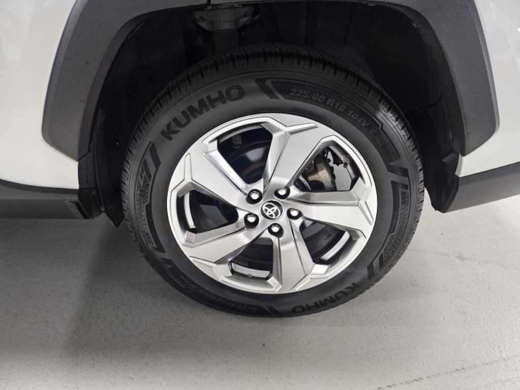 토요타 라브4 RAV4(5세대) 2.5 4WD 하이브리드 이미지 17
