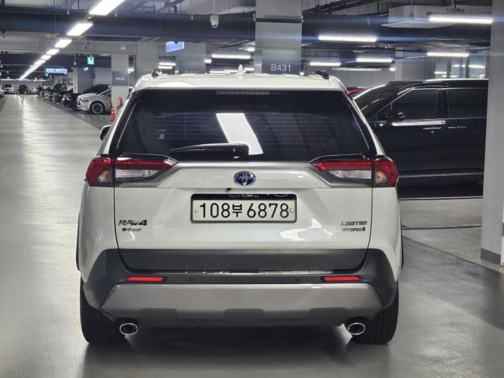 토요타 라브4 RAV4(5세대) 2.5 4WD 하이브리드 이미지 3