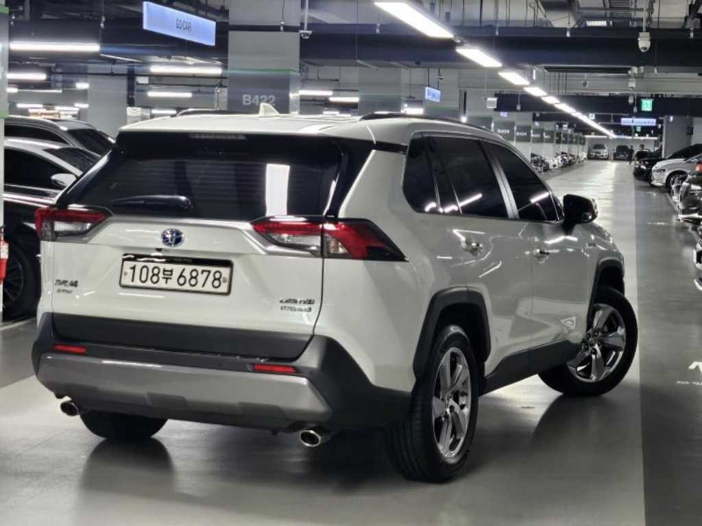 토요타 라브4 RAV4(5세대) 2.5 4WD 하이브리드 이미지 4