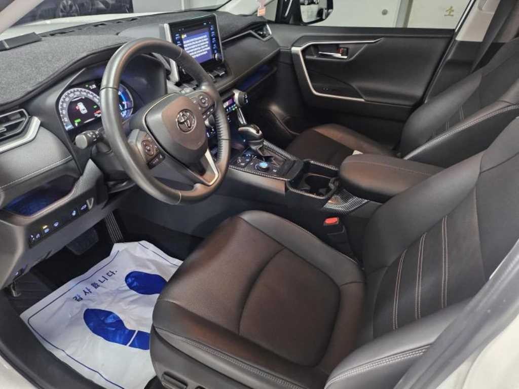토요타 라브4 RAV4(5세대) 2.5 4WD 하이브리드 이미지 5